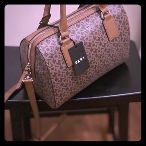 Dkny purse